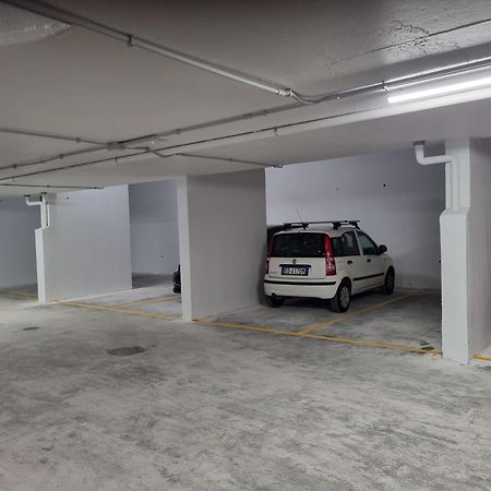 Intero Appartamento Con Giardino E Parcheggio Rom Exterior foto