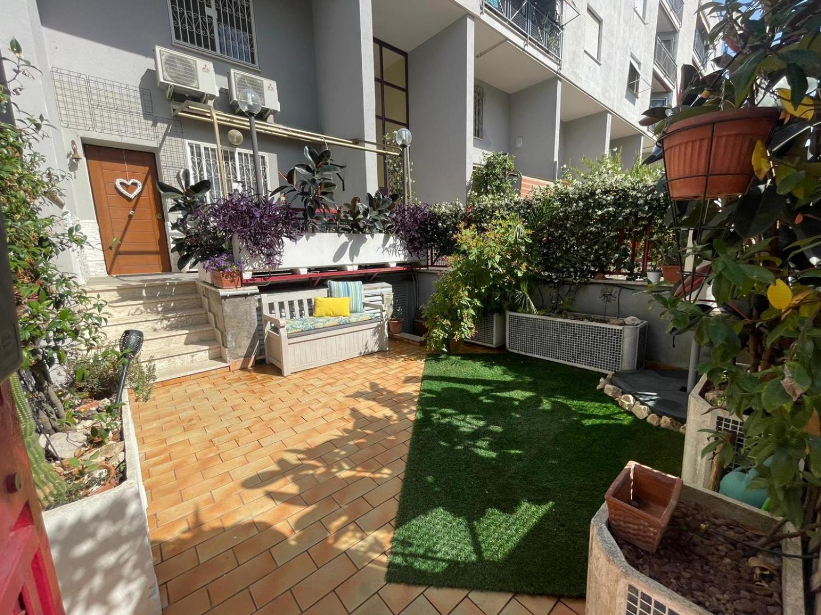Intero Appartamento Con Giardino E Parcheggio Rom Exterior foto