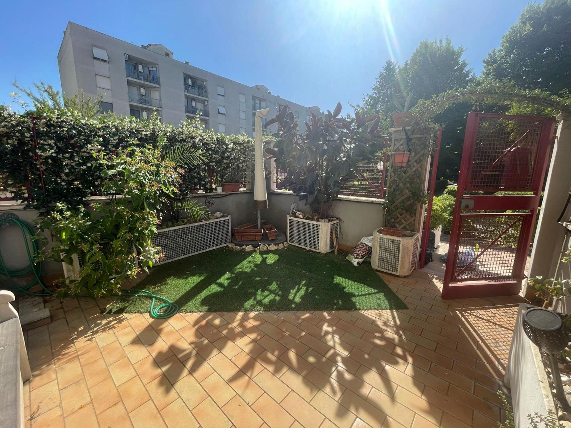 Intero Appartamento Con Giardino E Parcheggio Rom Exterior foto